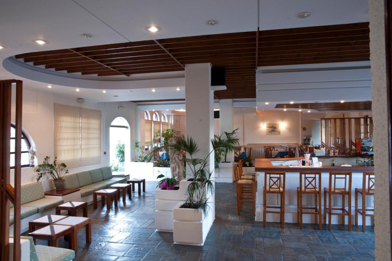 Albatross Hotel Maleme  Exterior photo