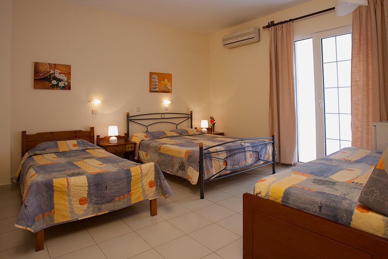 Albatross Hotel Maleme  Exterior photo