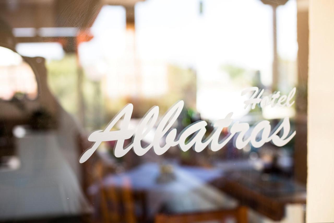 Albatross Hotel Maleme  Exterior photo