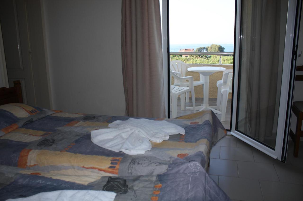 Albatross Hotel Maleme  Exterior photo